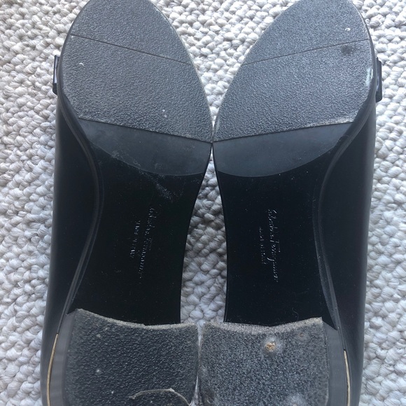 SALE!!!Salvatore Ferragamo black patent pump - Picture 4 of 7